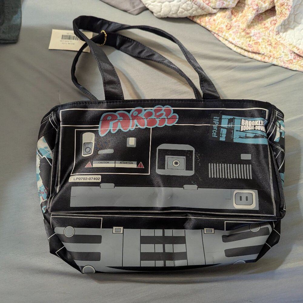 Parcel Boom box purse - Picture 2 of 3
